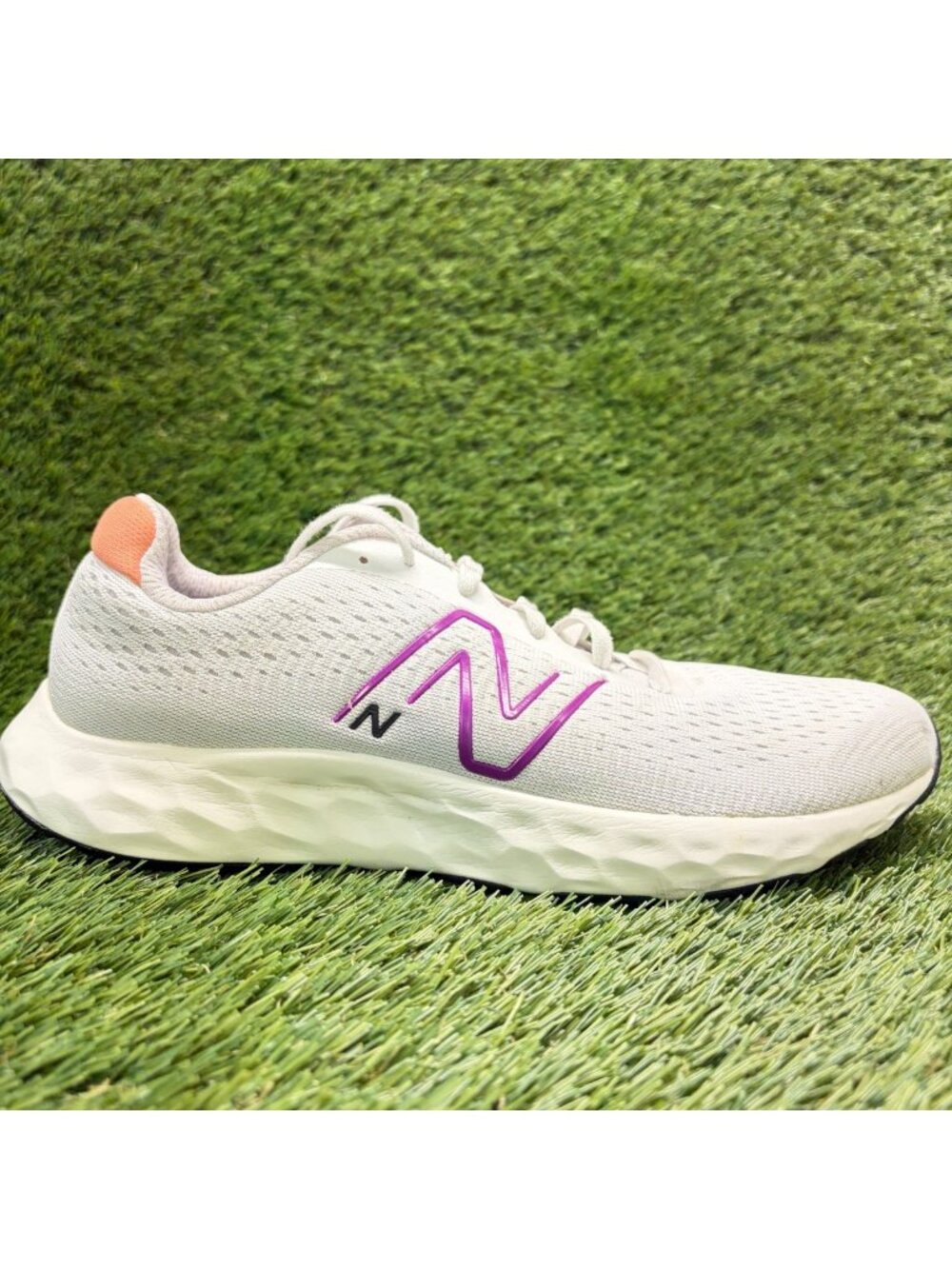 New Balance 520v8 Womens Size 10D Mens 8.5 White Purple Running Shoes Sneakers